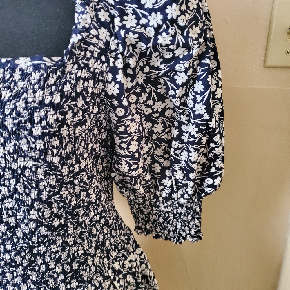 Sundress - Picture 2 of 4